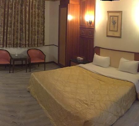 Changsing Business Motel Тайнань Экстерьер фото