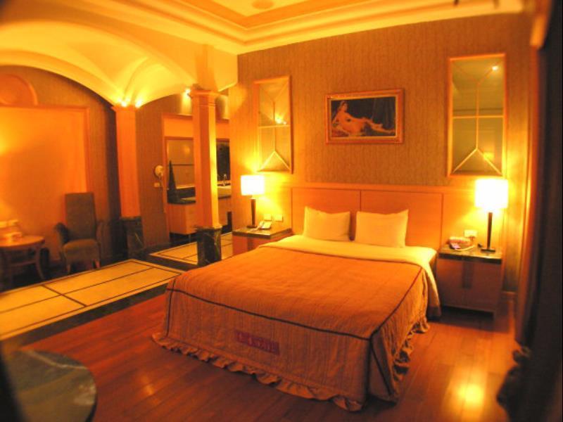 Changsing Business Motel Тайнань Экстерьер фото