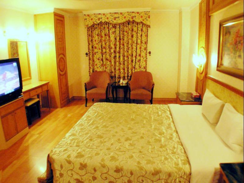 Changsing Business Motel Тайнань Экстерьер фото