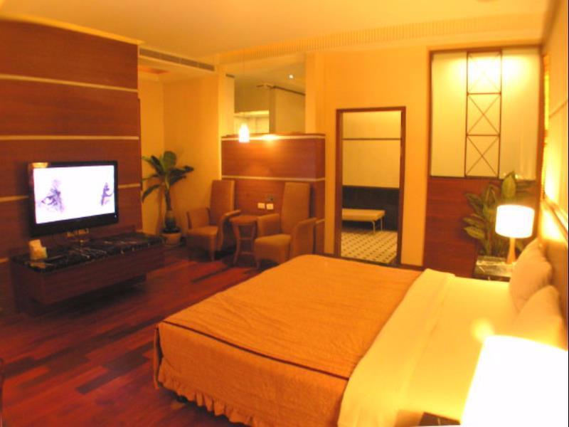 Changsing Business Motel Тайнань Экстерьер фото