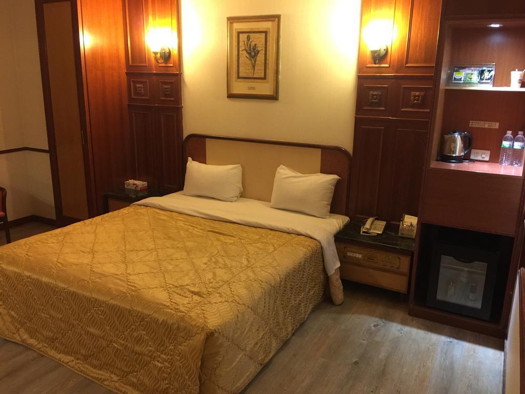 Changsing Business Motel Тайнань Экстерьер фото