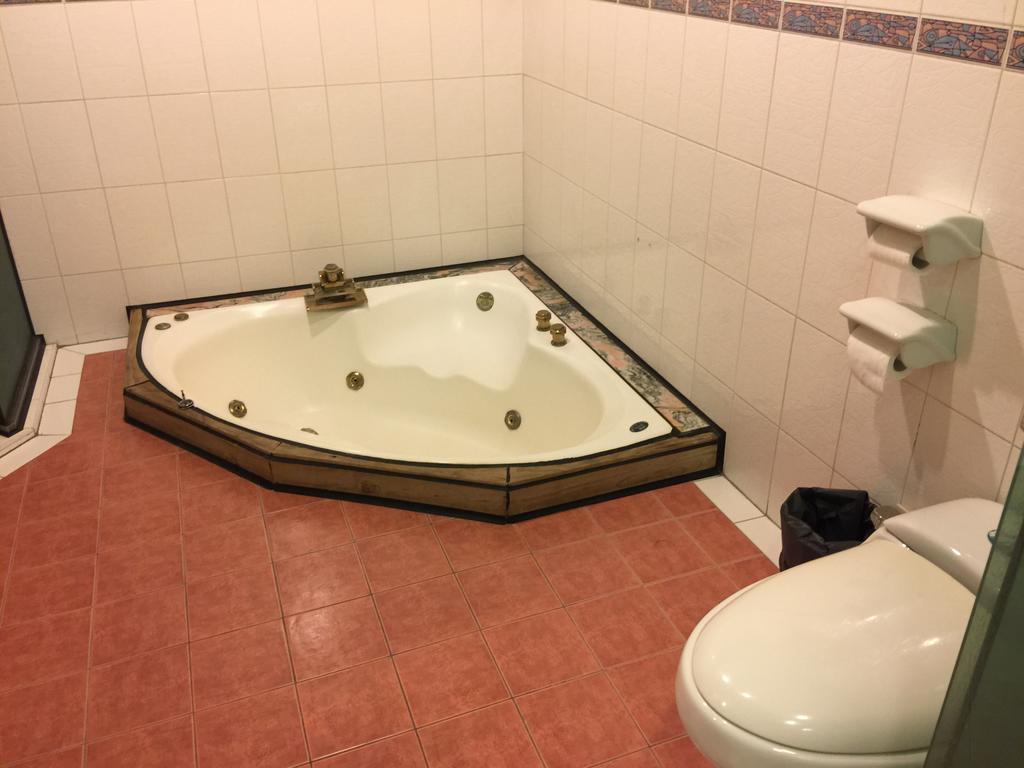 Changsing Business Motel Тайнань Экстерьер фото