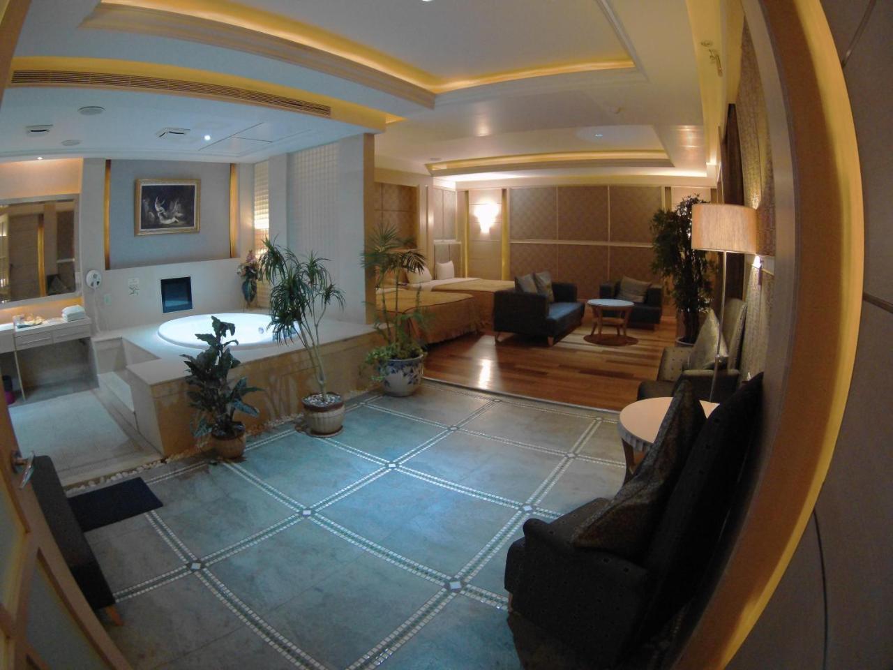 Changsing Business Motel Тайнань Экстерьер фото